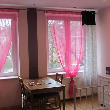 アパート Studiospanie Apartament Cafe Amarant